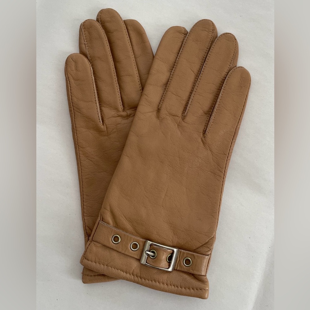 Tan Leather Gloves With Strap Buckle Size L NWOT